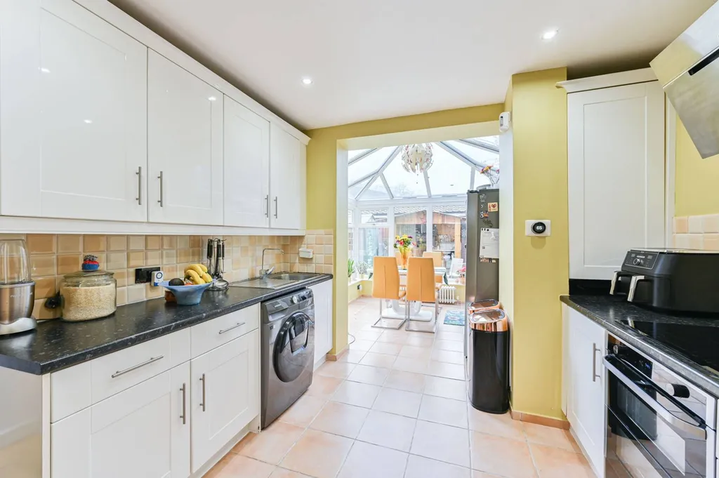 4 bed property for sale image 3